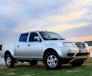 Tata Xenon jumps the track