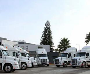 Freightliner invades Mexico