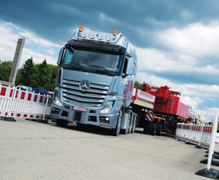 As part of the world launch, journalists were invited to drive the trucks through an extremely tight, twisty route. This confirmed the outstanding manoeuvrability of these extraordinary vehicles. They’re big but nimble!