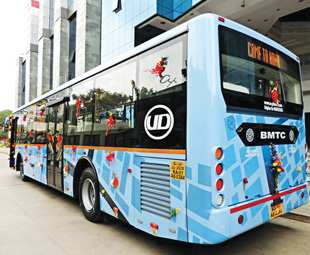 UD celebrates the first SLF city bus to enter trial operation in Bangalore.