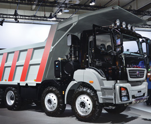  The BharatBenz 3143 has been nicknamed “Thunder Bolt” to celebrate its powerful engine.